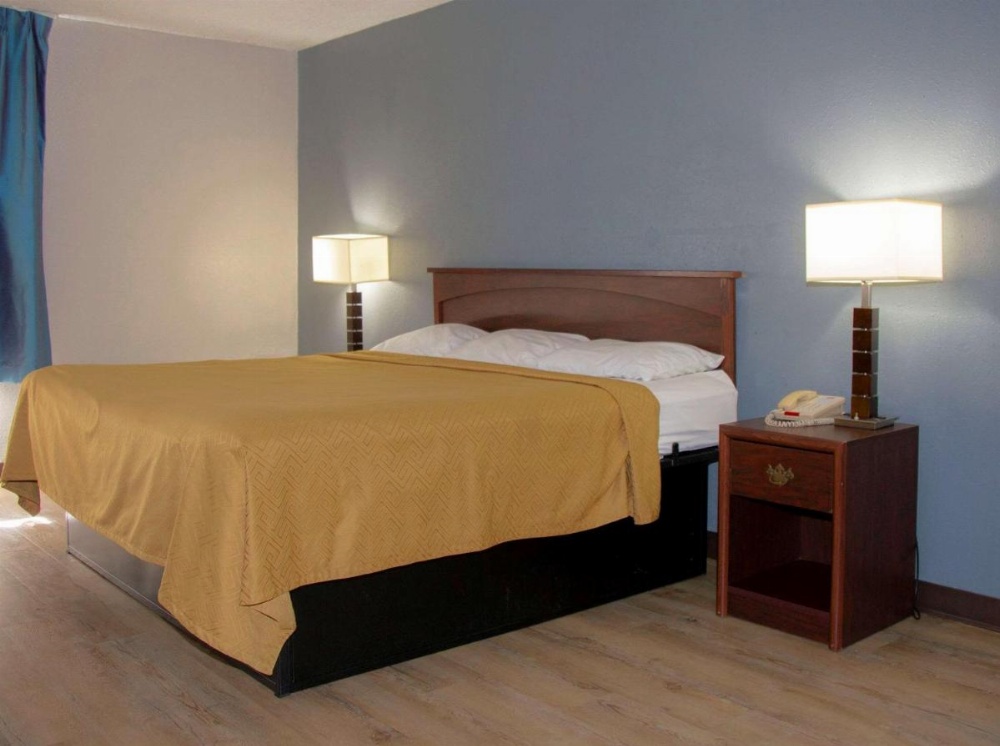 Econo Lodge Image 30