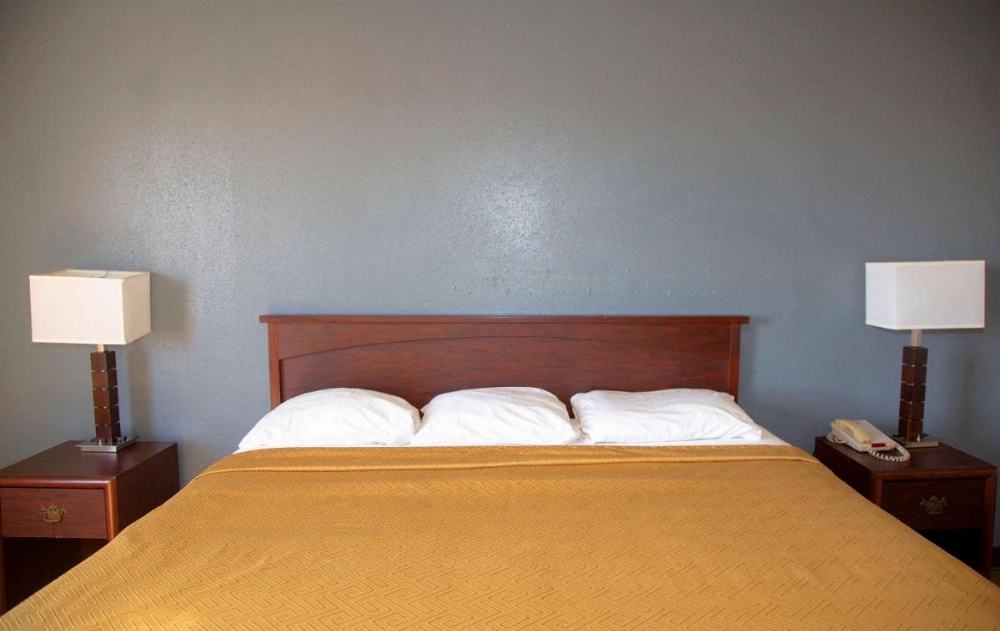 Econo Lodge Image 31
