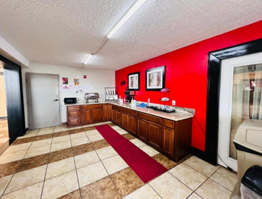 Econo Lodge Image 38